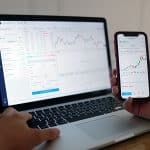 Comment puis-je déposer ou retirer des fonds de mon compte MT4